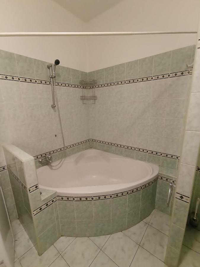 Apartments Captain Flint Прага Экстерьер фото