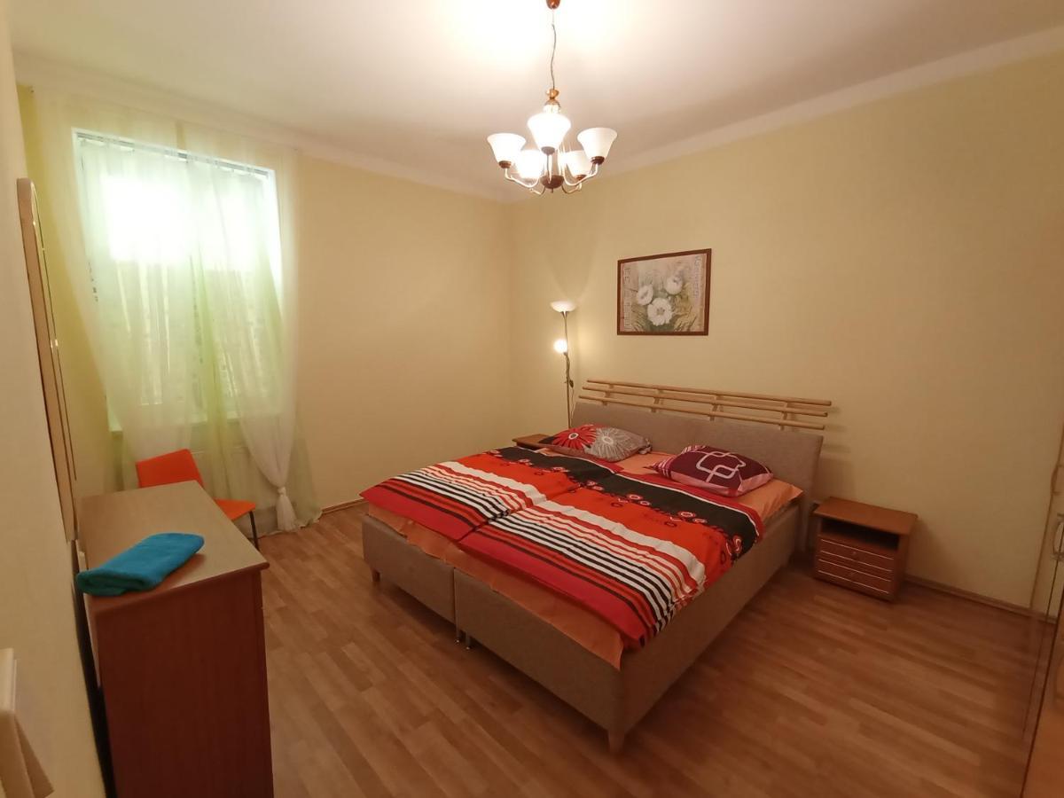 Apartments Captain Flint Прага Экстерьер фото