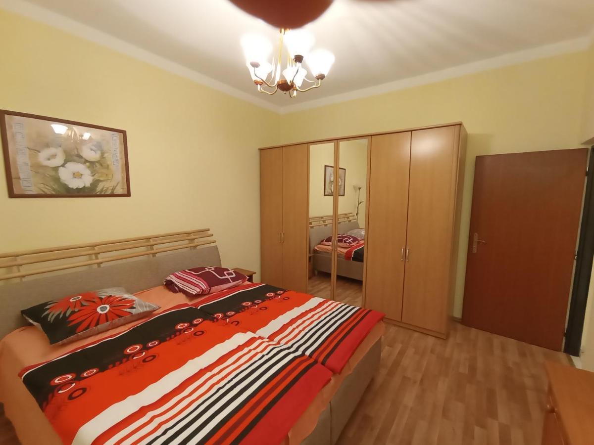 Apartments Captain Flint Прага Экстерьер фото
